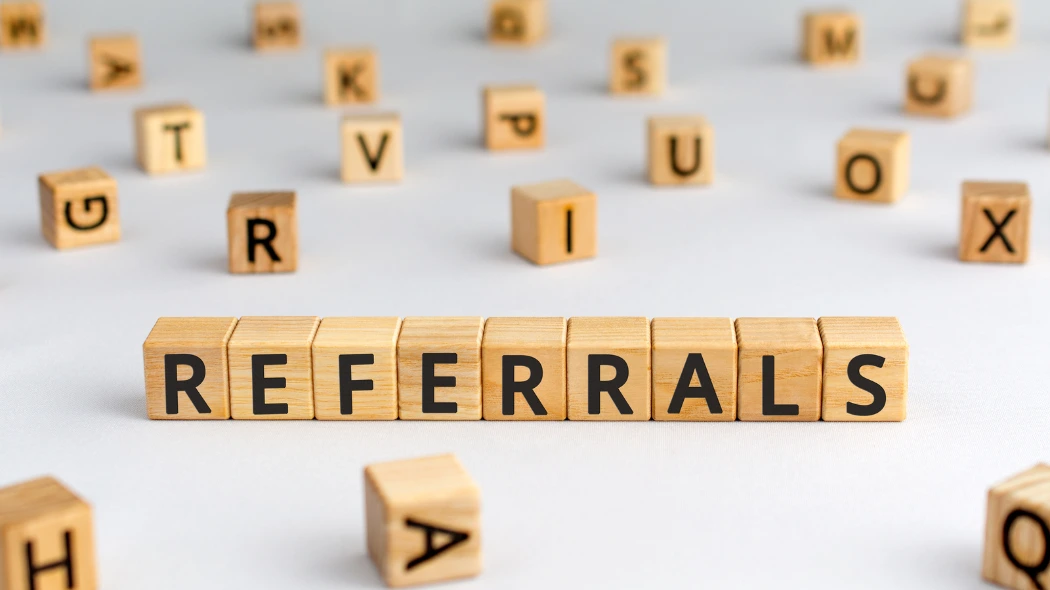 Referrals adalah